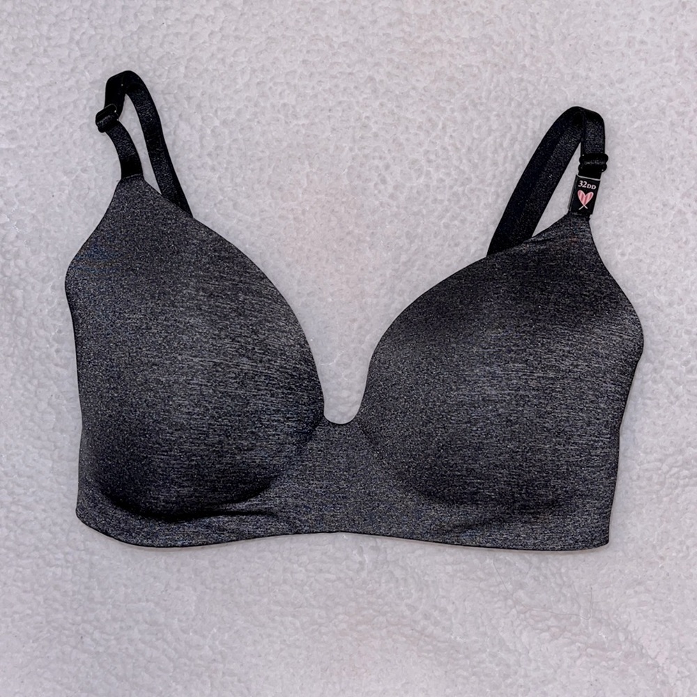 Victoria’s Secret 32DD Bra